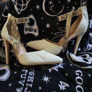 Elegant Size 9 Cream Faux Leather Stilettos with Gold Mesh Ankle Tassel